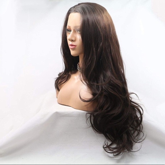 - ?24” BROWN BODY WAVY LACE FRONT WIG? *NWT*
??